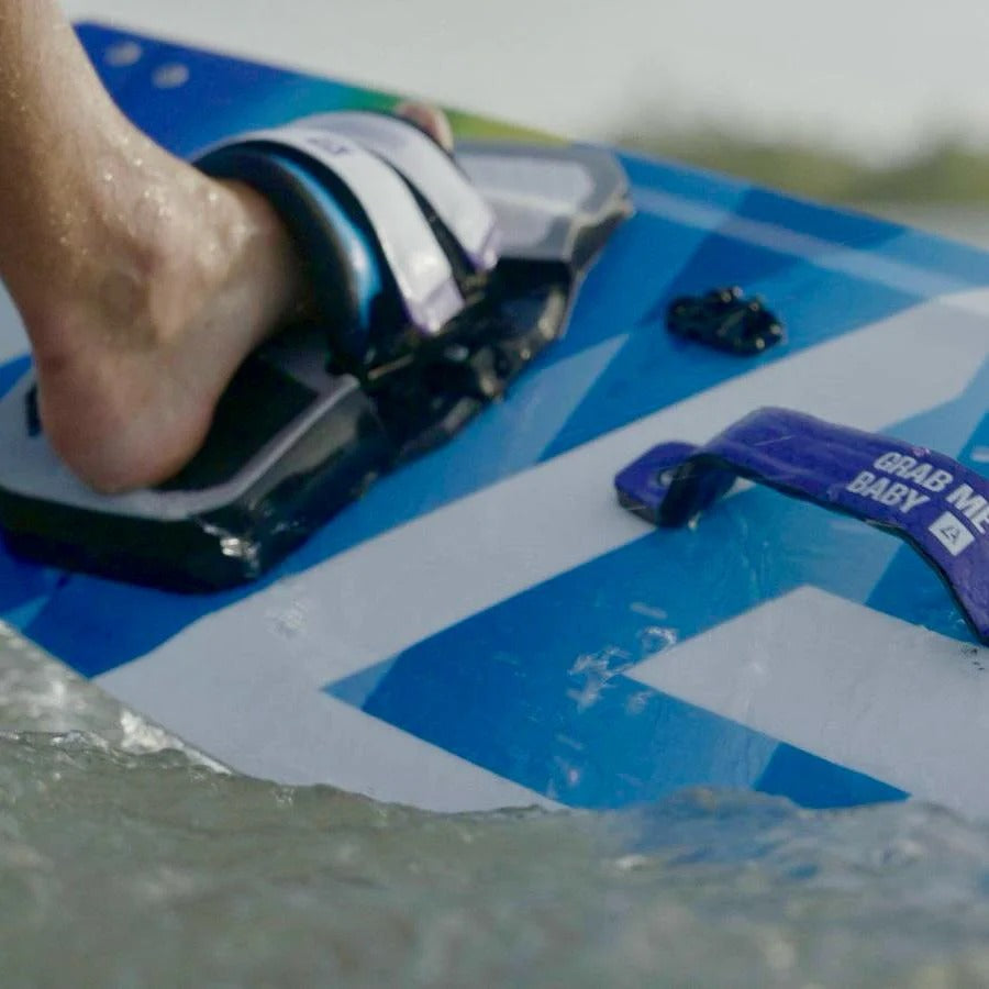 HARLEM  SNEAKER - The new pads & straps so comfy, they will make you forget you're not in your favourite sneakers.